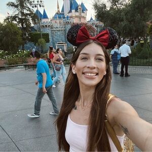 Meet your Posher, Destinee